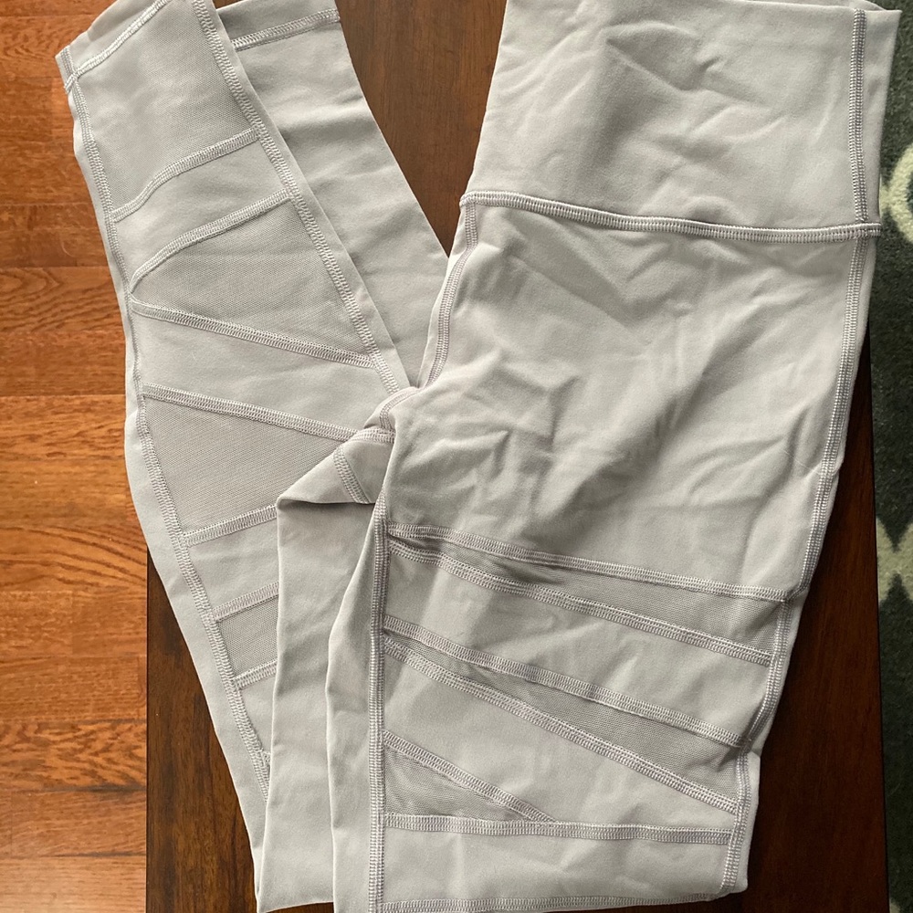 NWOT Lululemon Wunder Under Leggings